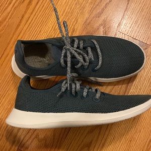 Allbirds Tree Runner Shoes. Blue-gray EUC